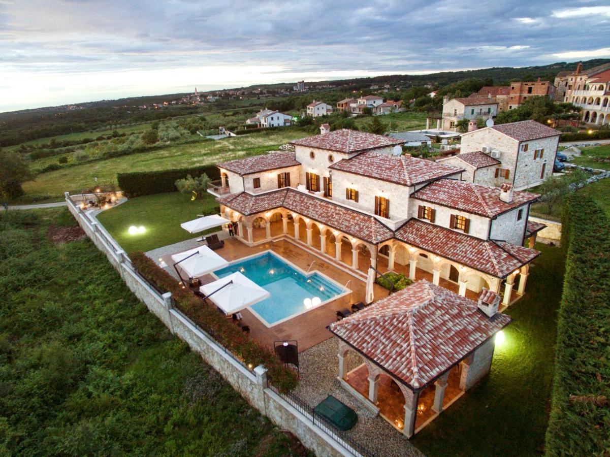 Villa Carolus-Luxurious Istrian Villa Барат Экстерьер фото