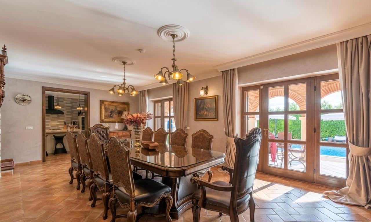 Villa Carolus-Luxurious Istrian Villa Барат Экстерьер фото