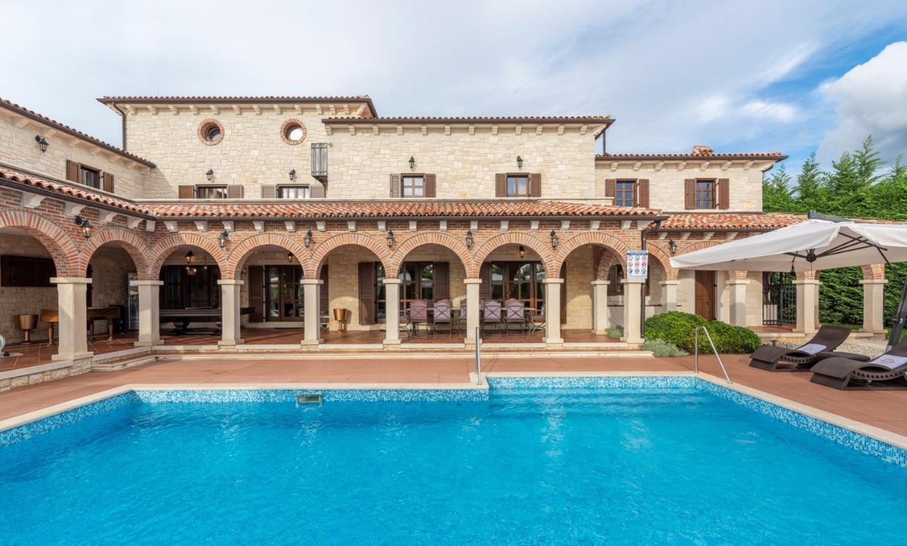 Villa Carolus-Luxurious Istrian Villa Барат Экстерьер фото