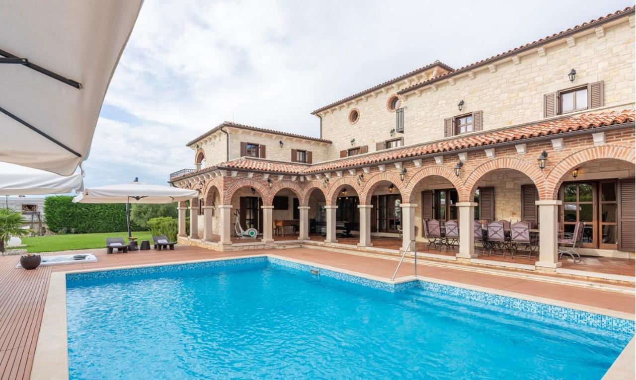 Villa Carolus-Luxurious Istrian Villa Барат Экстерьер фото