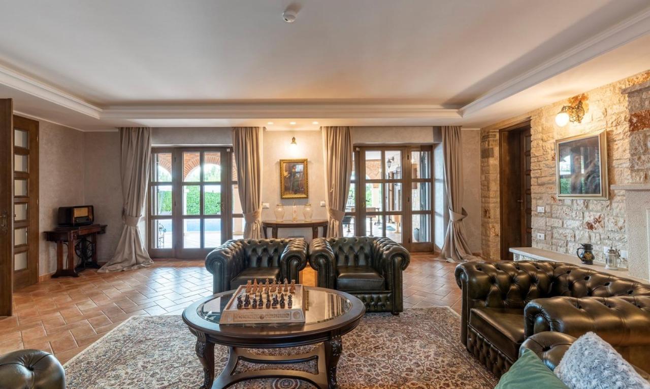Villa Carolus-Luxurious Istrian Villa Барат Экстерьер фото