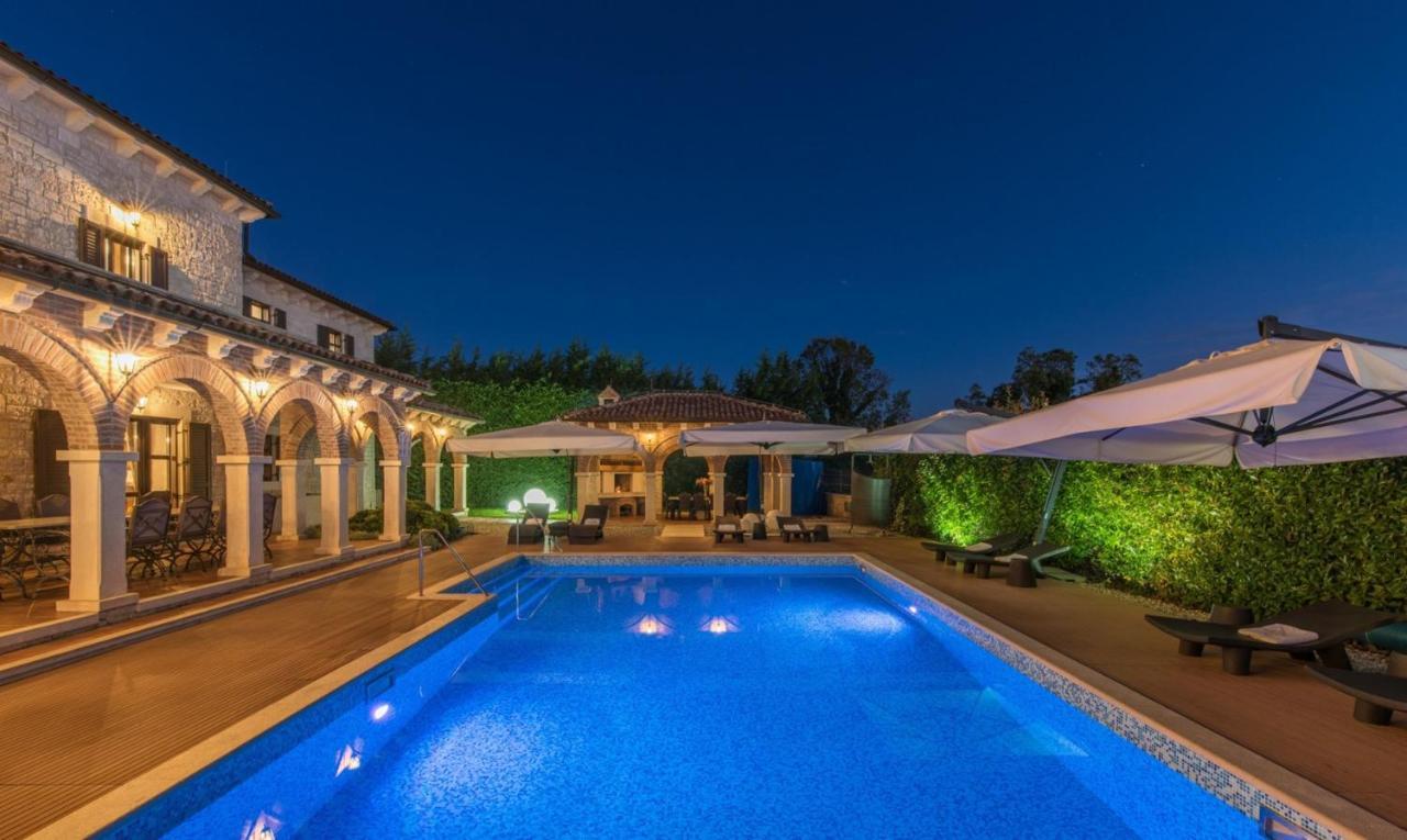 Villa Carolus-Luxurious Istrian Villa Барат Экстерьер фото