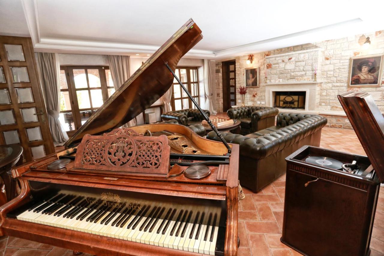Villa Carolus-Luxurious Istrian Villa Барат Экстерьер фото